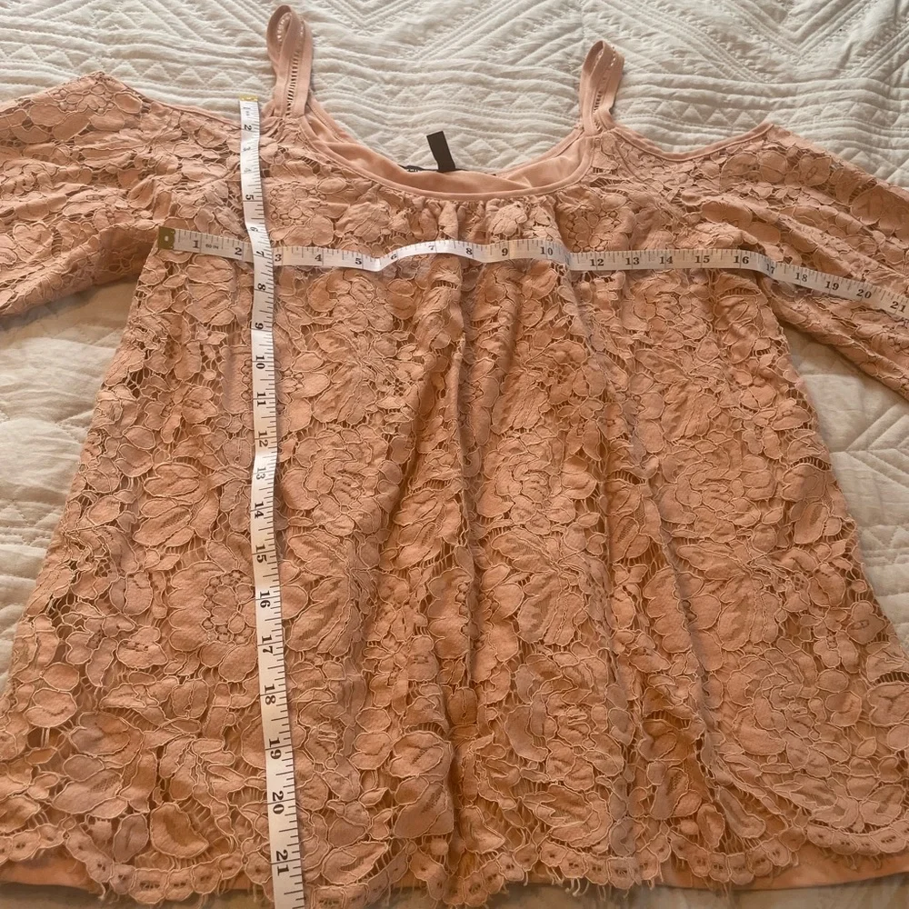 Bundle 2 White House Black Market Pink Lace Cold Shoulder Top & Lacy design. - Picture 11 of 14